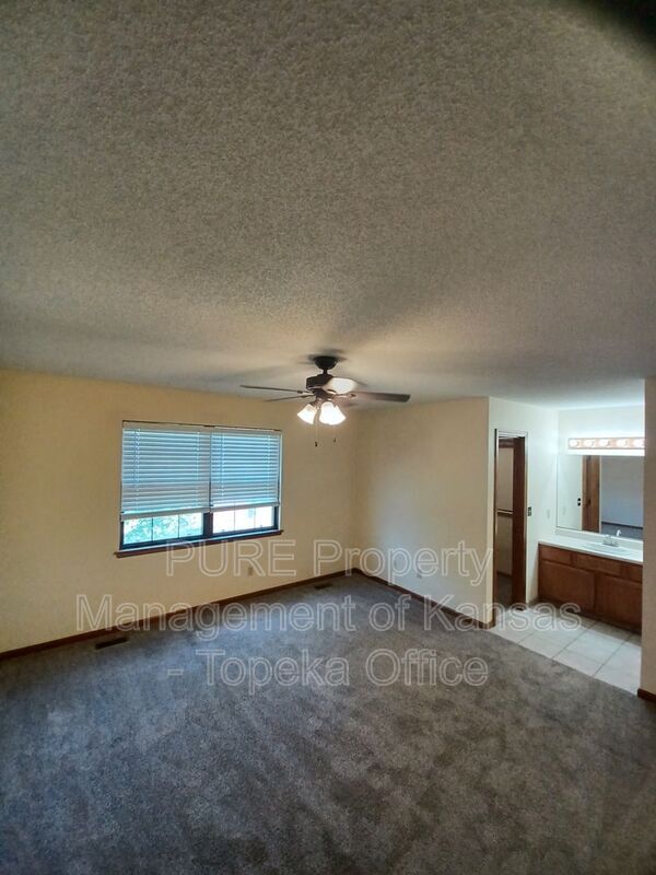 Building Photo - 6308 SW 27th St