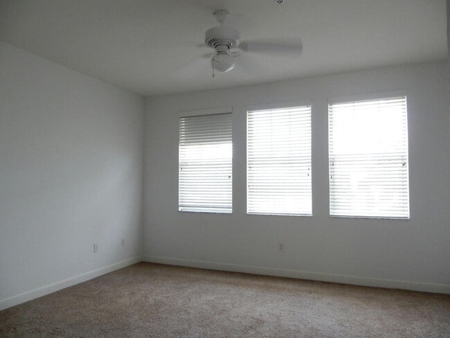 Building Photo - 660 Amador Ln