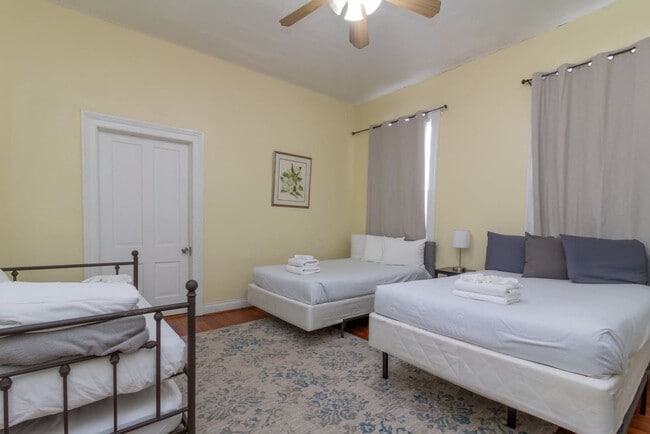 Building Photo - 737 3rd Ave