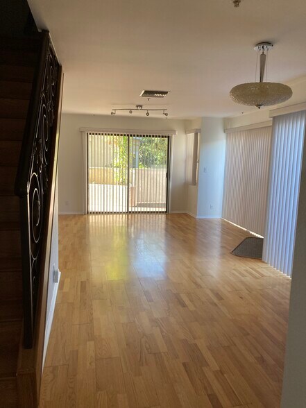 Dining room/living room - 431 W Lexington Dr