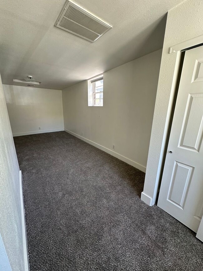 Building Photo - DCS2304