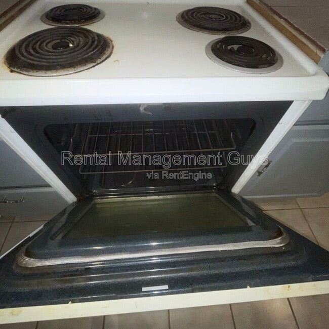 Building Photo - 2021 3rd Ave S