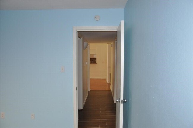 Building Photo - 5519 Caversham Dr