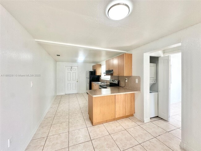 Building Photo - 7156 NW 15th Ct