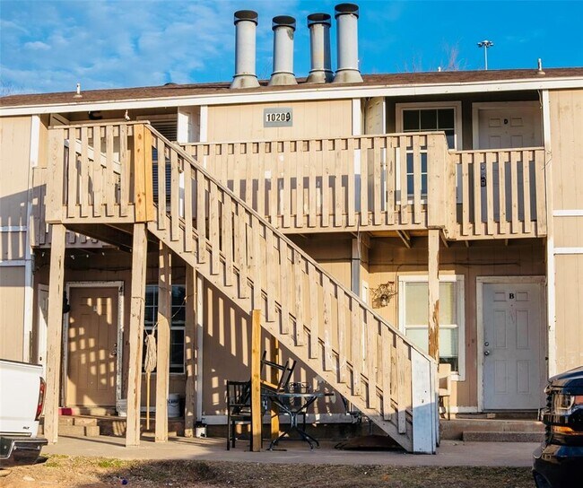 Building Photo - 10209 Brownie Dr