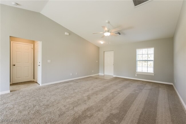 Building Photo - 858 Carbon St E