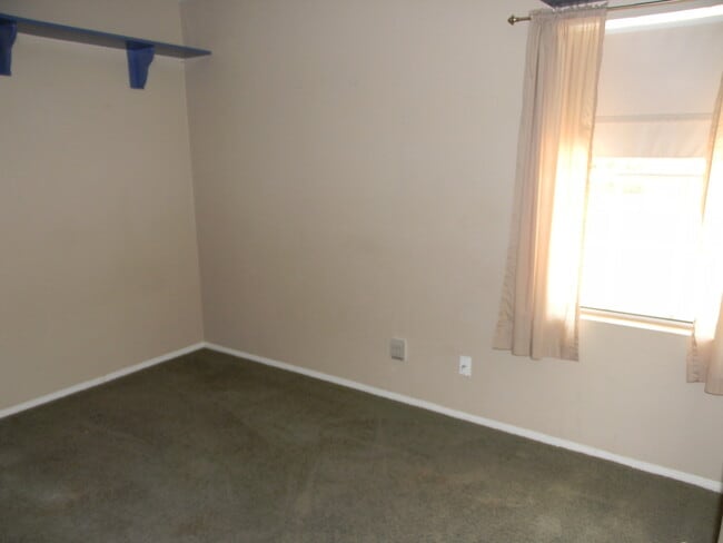 Building Photo - 1342 E Maple Ave