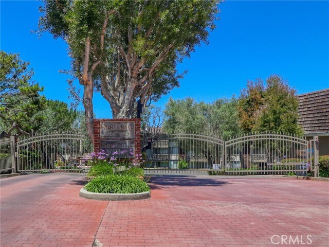 Building Photo - 6542 Ocean Crest Dr