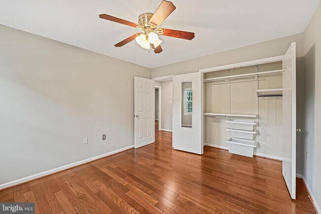 Building Photo - 9760 Hatmark Ct