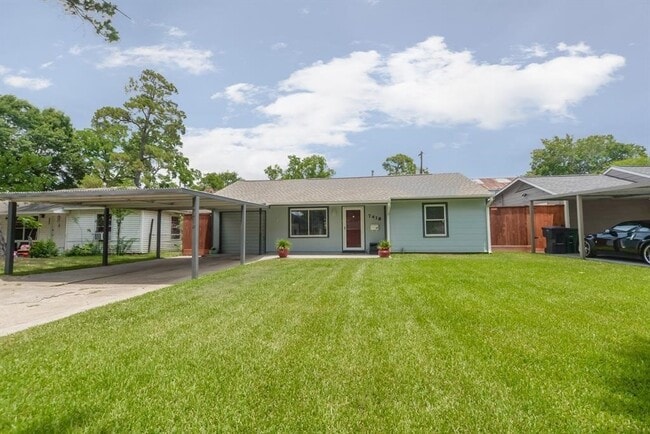 Primary Photo - 7418 Jalna St