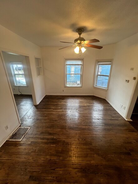 Building Photo - 132 Reed Ave