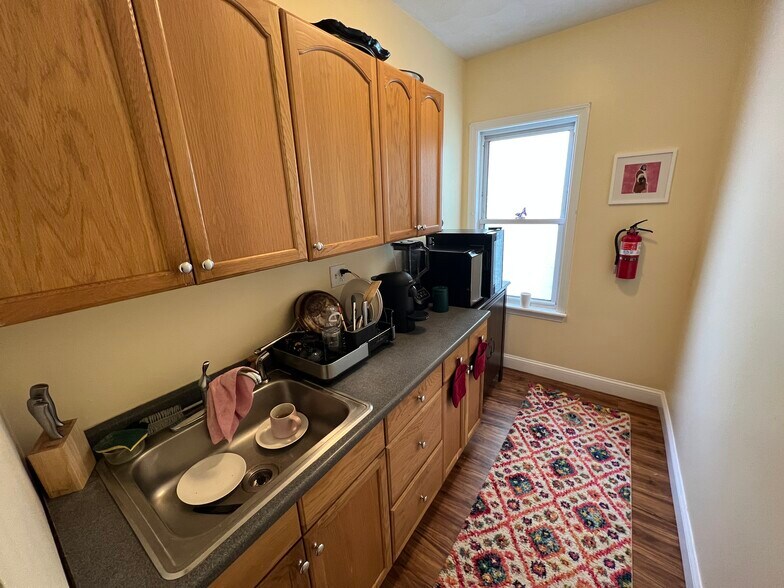 Building Photo - 227 Holland St