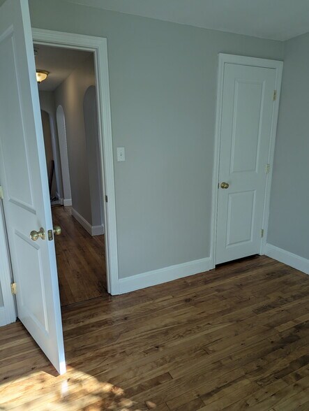 Building Photo - 50 Ridgeview Ave