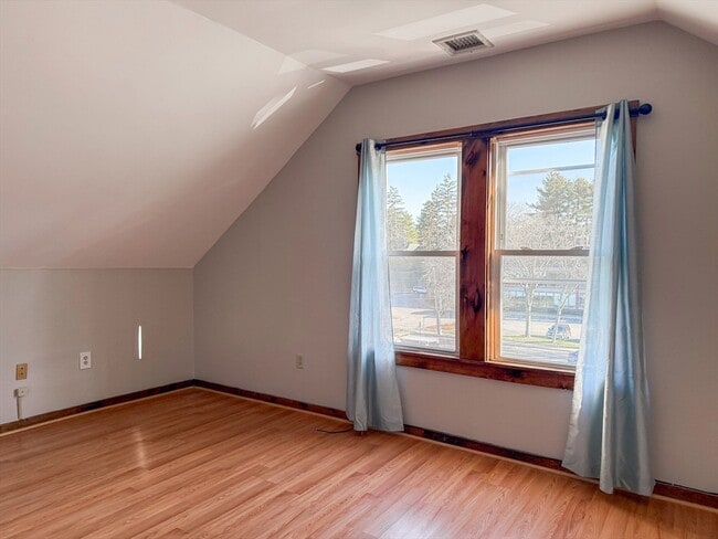 Building Photo - 803 Boylston St