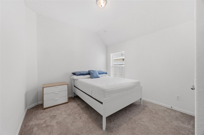 Building Photo - 27507 Aster Grn Dr