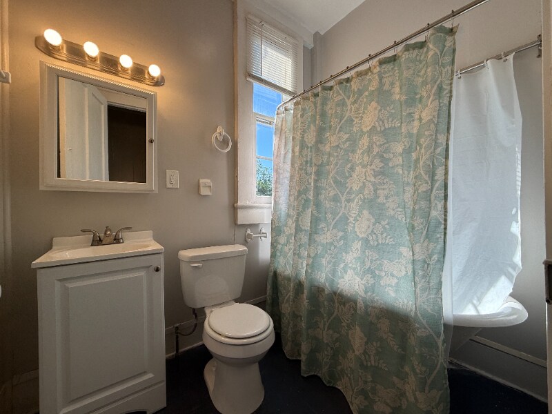 Building Photo - 2020-2022 Camp St