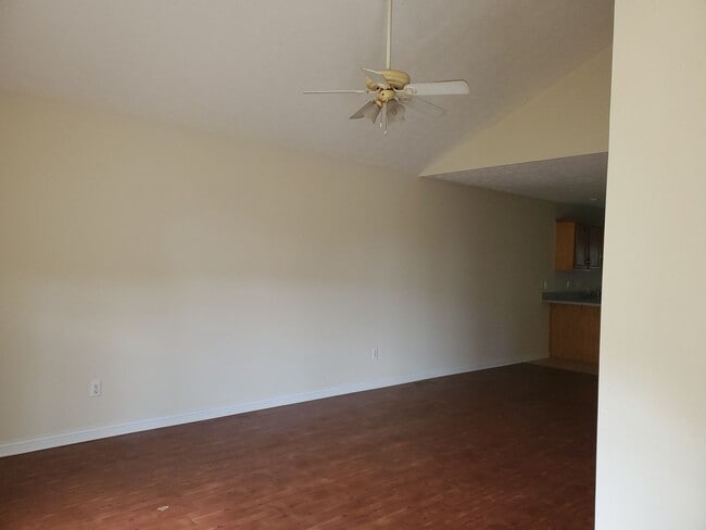 Building Photo - 197&amp;199 Scottie Drive