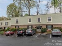 Building Photo - 2638 Park Rd