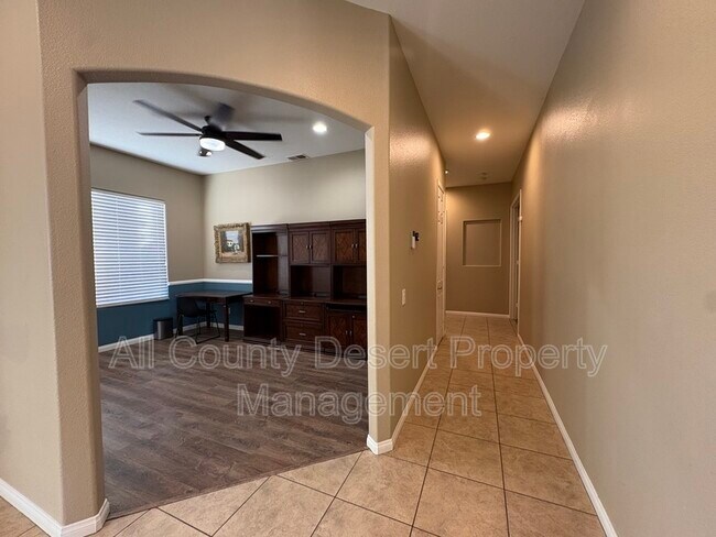 Building Photo - 79902 Barcelona Dr