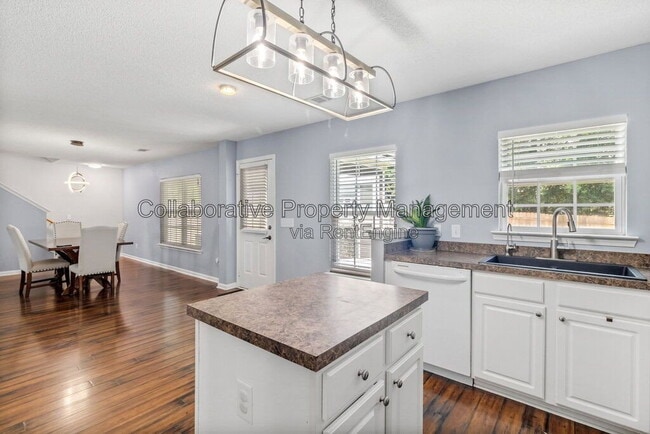 Building Photo - 215 Tigers Paw Dr