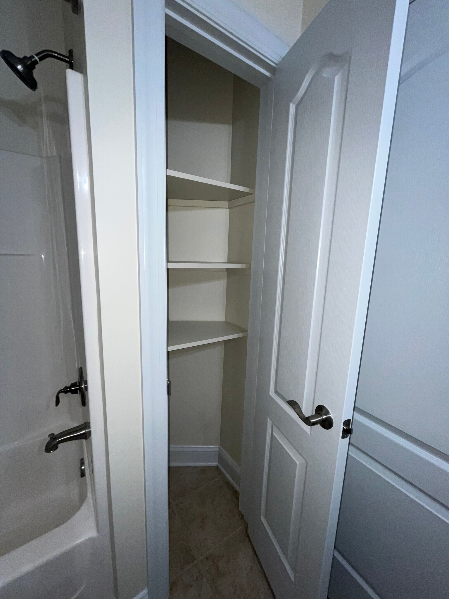 Building Photo - 212 Fountainhead Ln