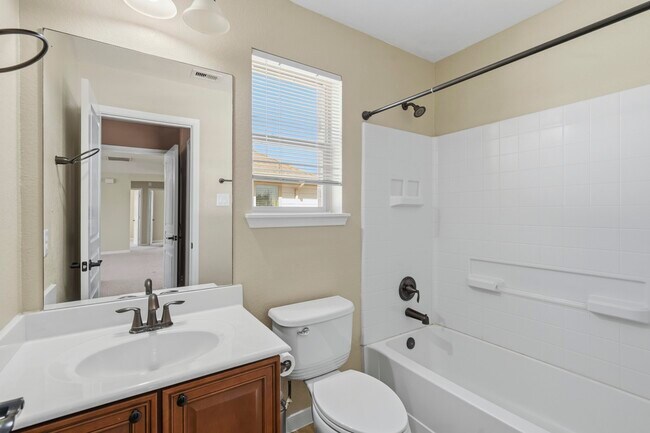 Building Photo - 25907 Foxrun Vista Dr