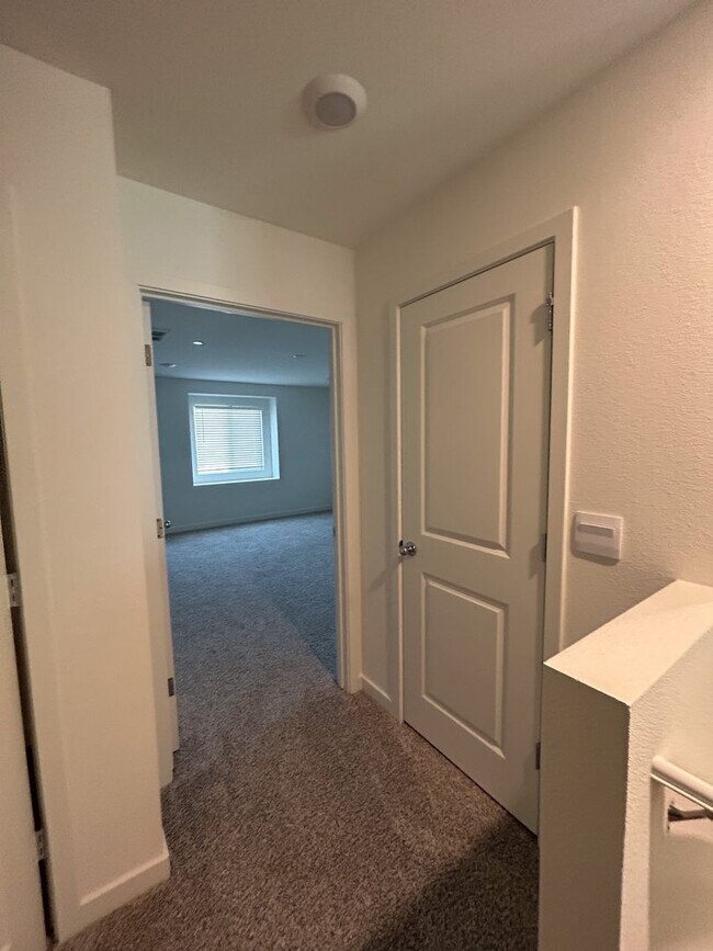 Building Photo - BRAND NEW 3 Bedroom Home for Rent in Redding CA