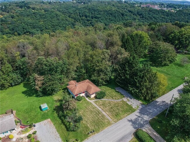Building Photo - 194 Woodridge Dr
