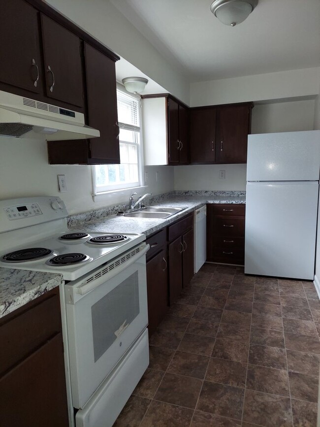 Building Photo - 212 Tiffany Dr