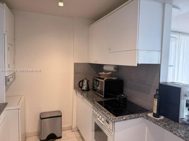 Building Photo - 1440 Brickell Bay Dr