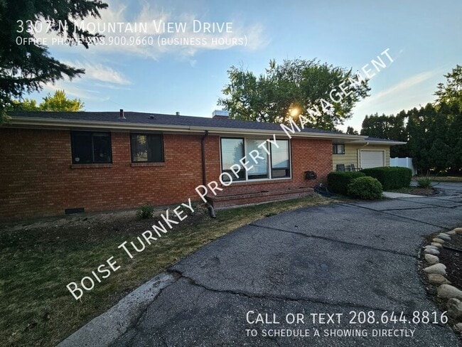 Building Photo - 3307 N Mountain View Dr
