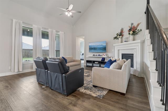 Building Photo - 1329 Stoneleigh Pl
