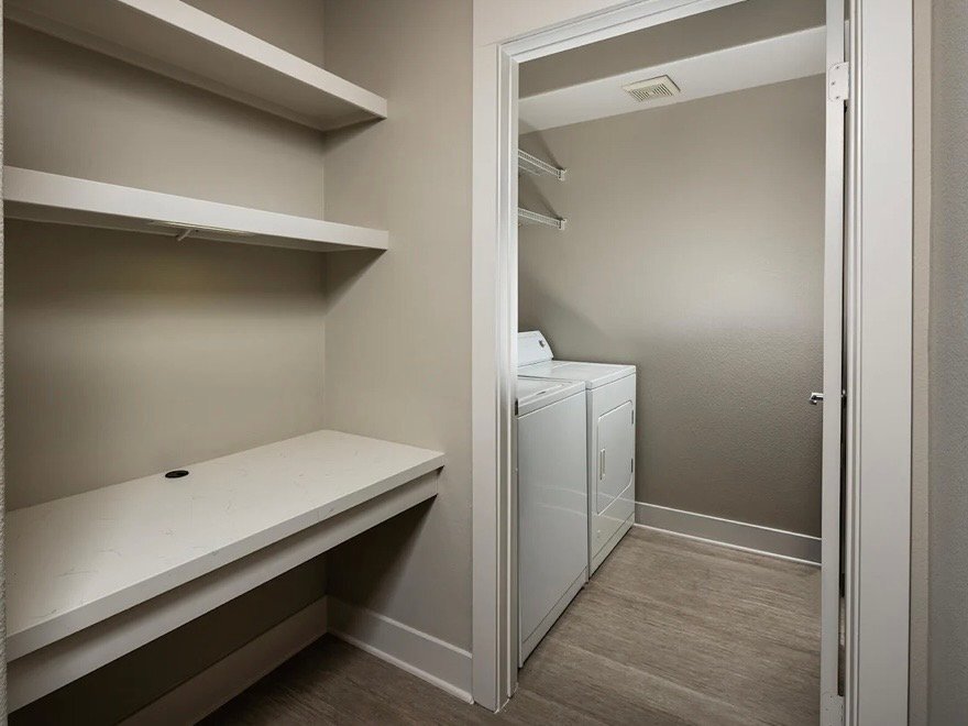 Building Photo - 24595 Town Center Dr