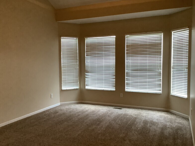 Building Photo - 46 Runkle Dr