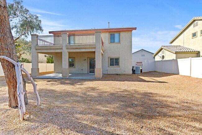 Building Photo - "Spacious 3-Bedroom Oasis with 2.5 Baths on Grandmother Hat Street, North Las Vegas!"