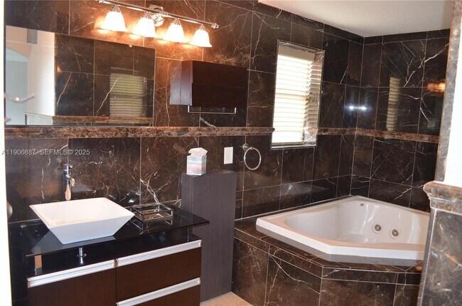 Building Photo - 18808 NW 24th Pl