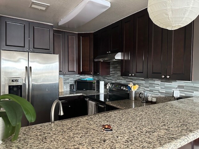 kitchen - 1140 E Ocean Blvd