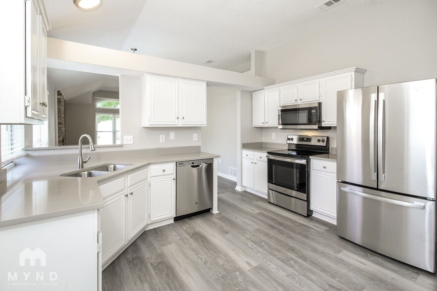 Building Photo - 5211 Livermore Dr