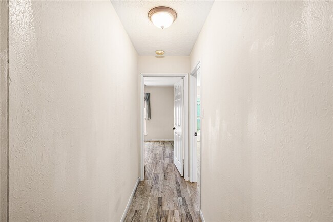 Building Photo - 1516 Beaconshire