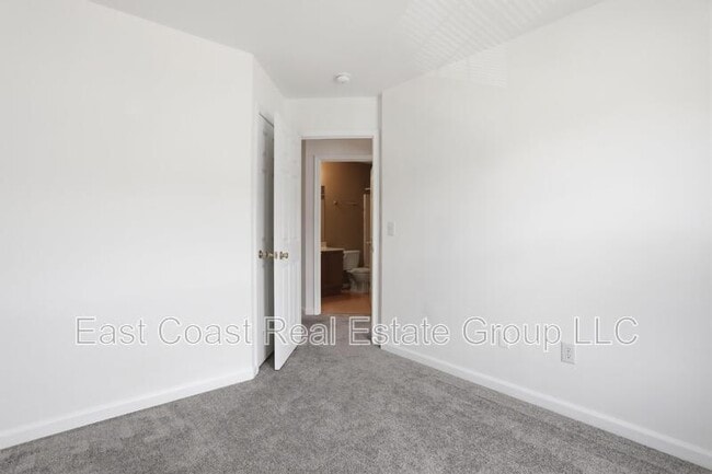 Building Photo - 808 Marquette Dr