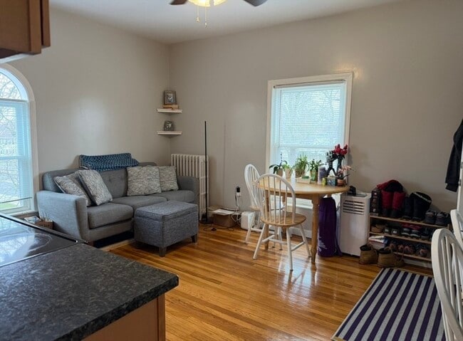 Building Photo - 48 Warren Ave