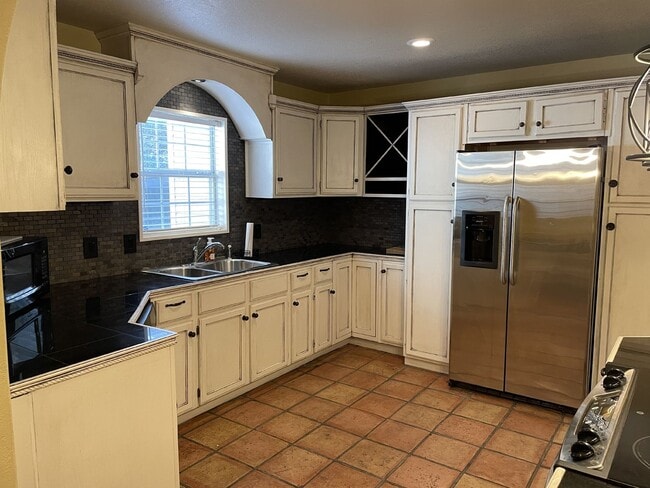 Building Photo - Pre Leasing for Fall 2026! 3/2 in Tech Terrace!