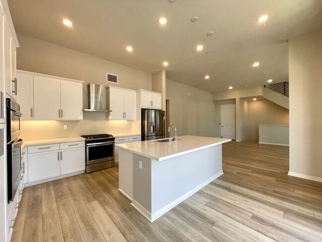 Building Photo - Stunning 3B/3BA 4-story Upgraded Home w/ P...