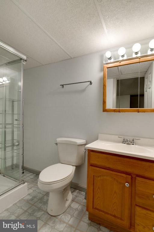 Building Photo - 7608 Southern Oak Dr