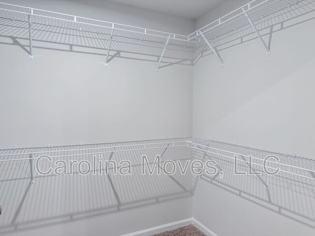 Building Photo - 119 Paddock Glen Dr