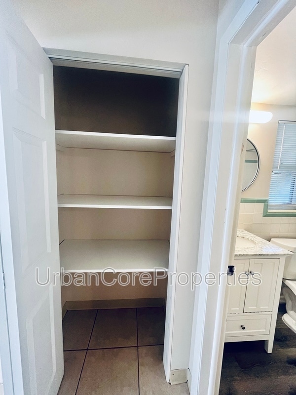 Building Photo - 105 7th Ave N