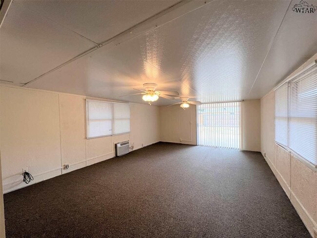 Building Photo - 4717 N Shore Dr