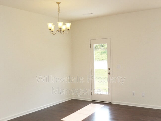 Building Photo - 326 Duchart Lane