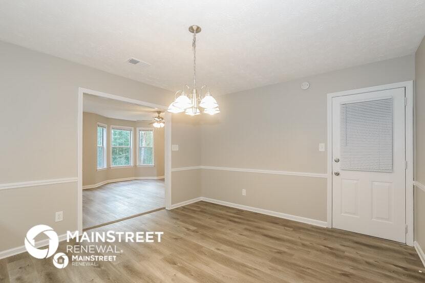 Building Photo - 2630 King George Ct NE