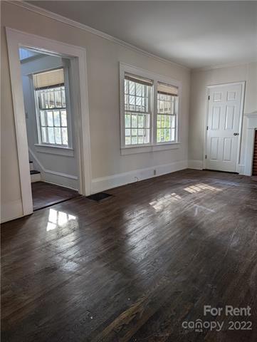 Building Photo - 904 Edgewood Cir